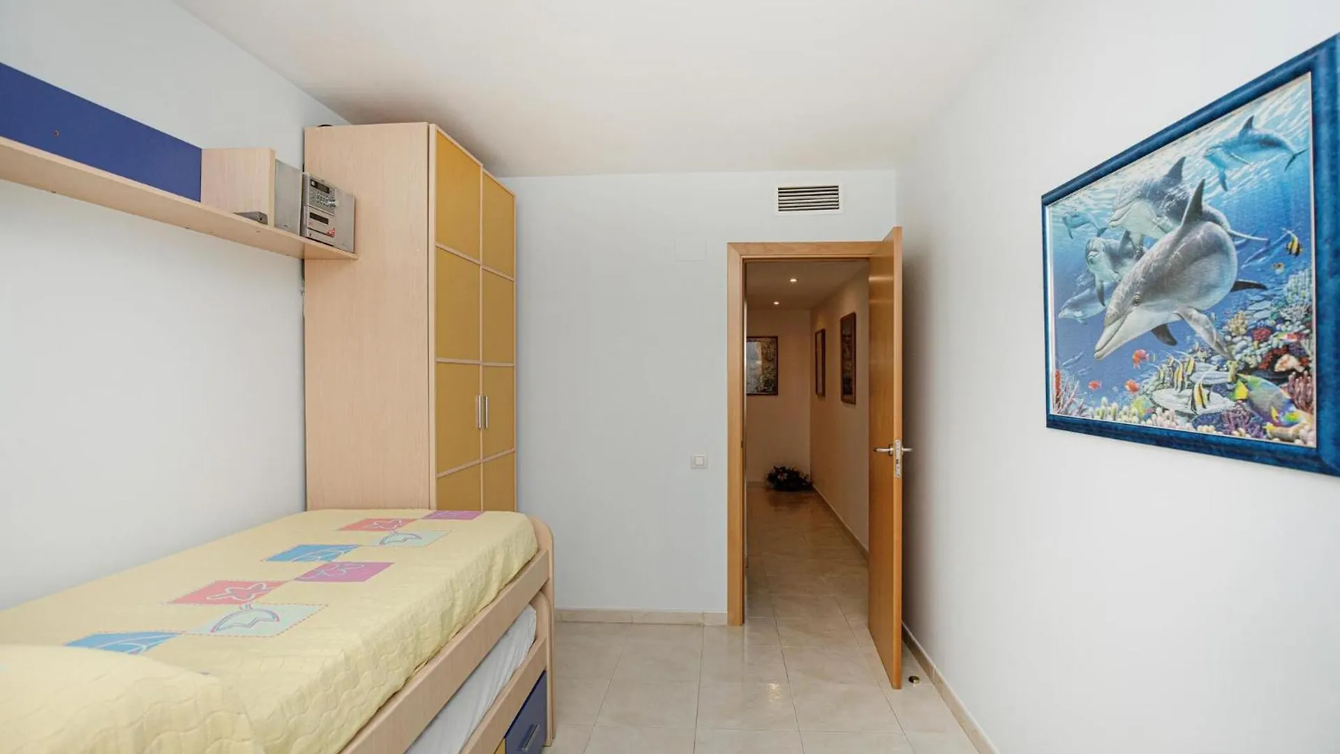 2 Bedroom Nice Apartment In Pineda De Mar